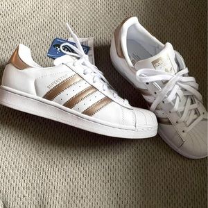 SIZE 7.5 BRAND NEW W TAGS ADIDAS SUPERSTAR WOMEN’S SNEAKERS